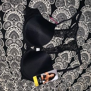 Black Brand New-Demi style APT.9 Bra